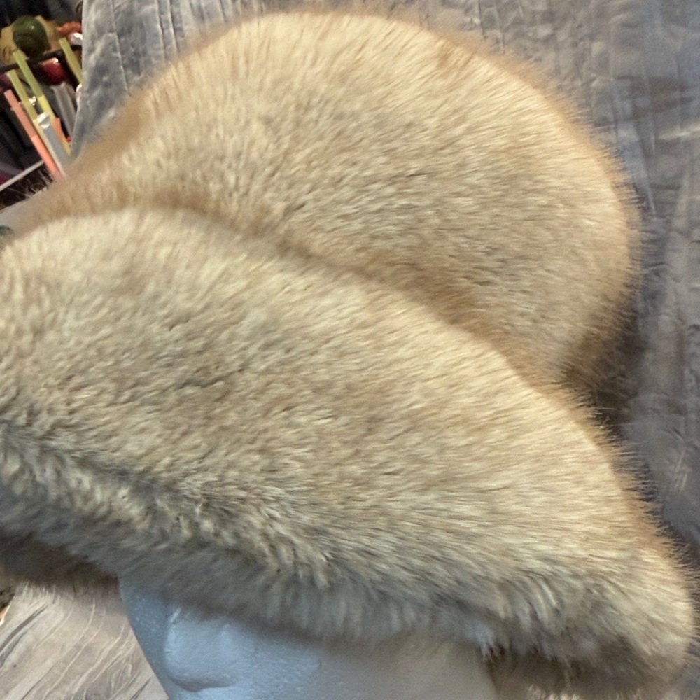 Luxurious Faux Fur Hat in Tan - Picture 4 of 7